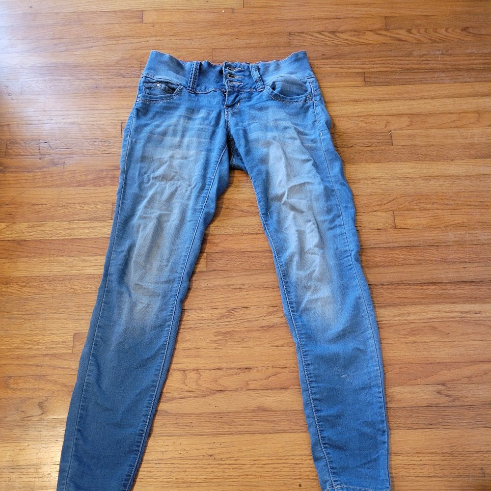 Ymi wanna betta butt jeans